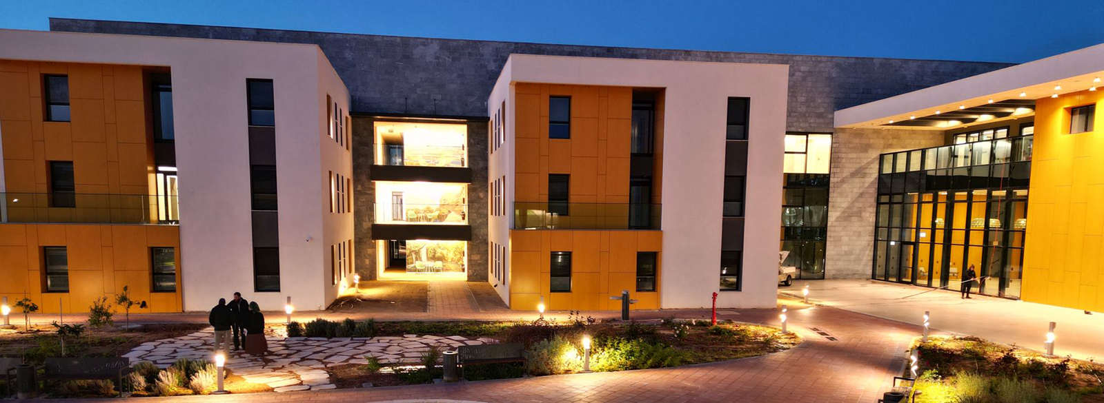 חזית בניין המדרשה 